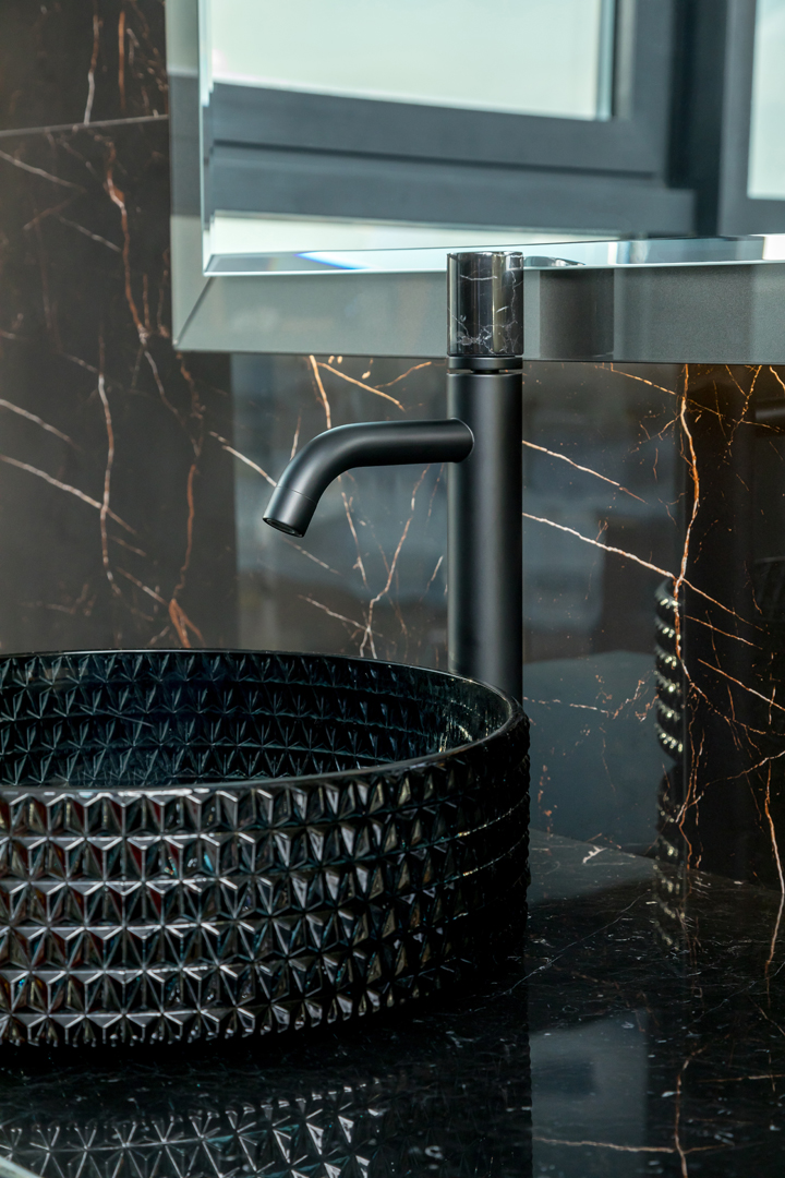 Смеситель STICK для умыв. выс. BLACK MARBLE BLACK_Комплект
