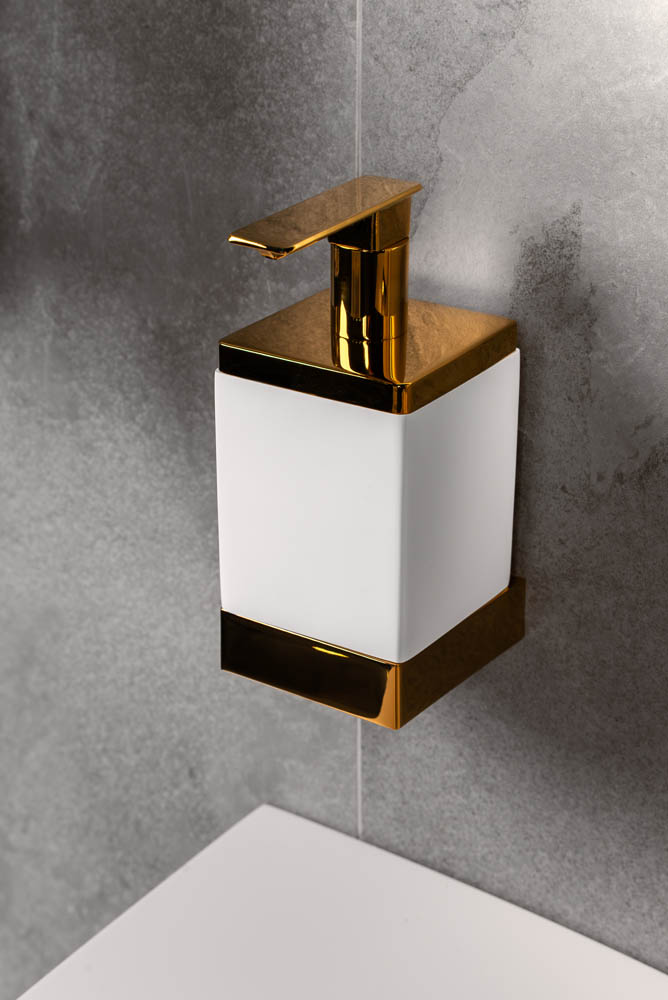 Диспенсер настенный Qubic Gold