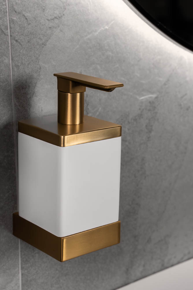 Диспенсер настенный Qubic Matt Gold