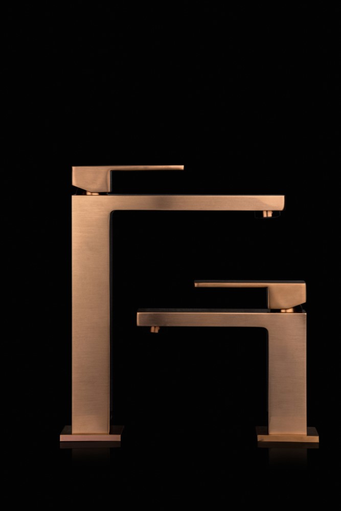 Cмеситель для умывальника Qubic Copper Brushed