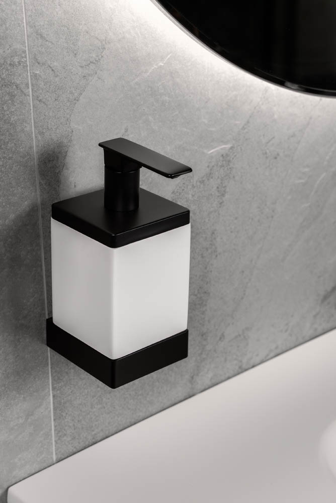 Диспенсер настенный Qubic Black