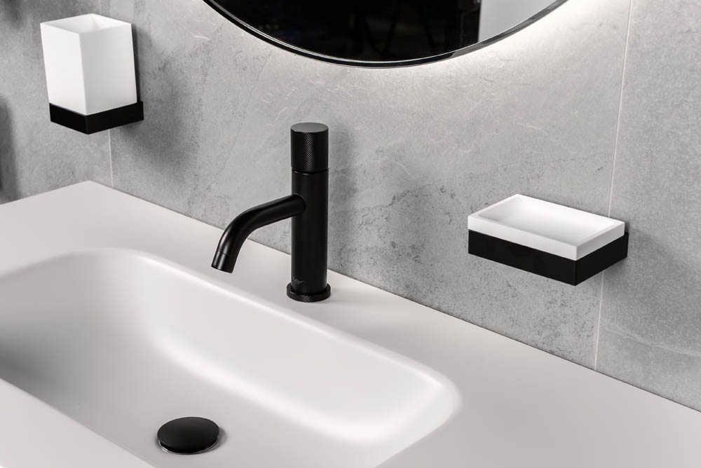 Стакан настенный Qubic Black