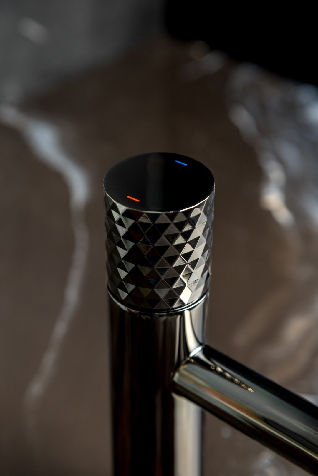 Смеситель STICK для умыв. низ. Shine Gun Metal низкий с ручкой DIAMOND