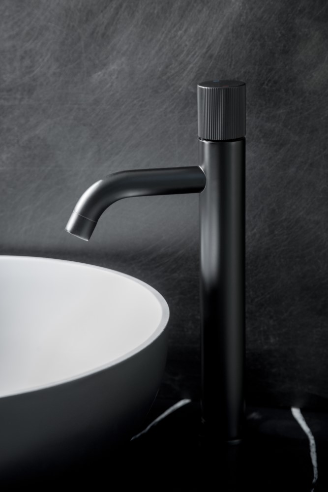 Смеситель STICK для умыв. выс. Gun Metal LINEA